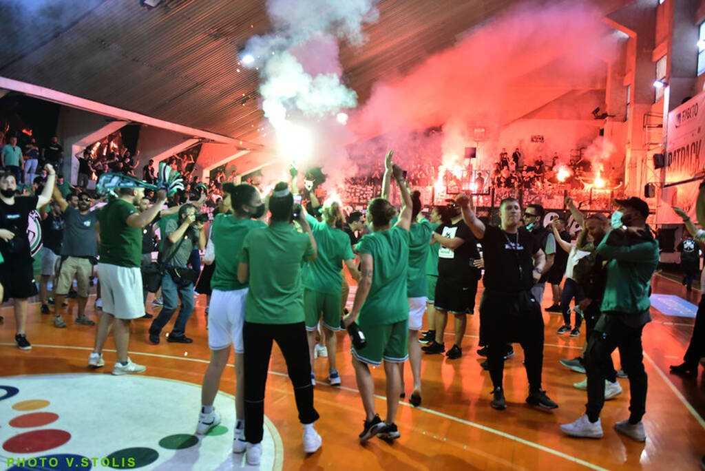 Παναθηναϊκός: Οι Πρωταθλήτριες στο Σύνταγμα και η υποδοχή στη Λεωφόρο (photos)