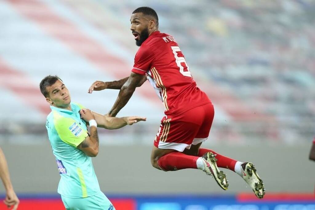 Ολυμπιακός: Τρόμος για τον Εμβιλά - Έπεσε θύμα ληστείας