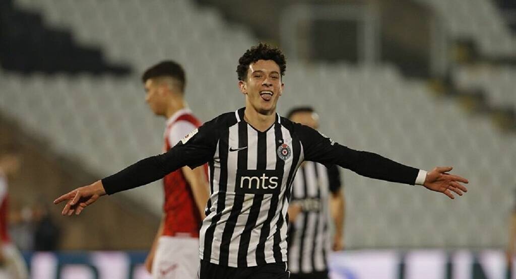 Ολυμπιακός: «Χτυπάει» wonderkid για τα φτερά - Η «μάχη» με Φιορεντίνα (photos+videos)