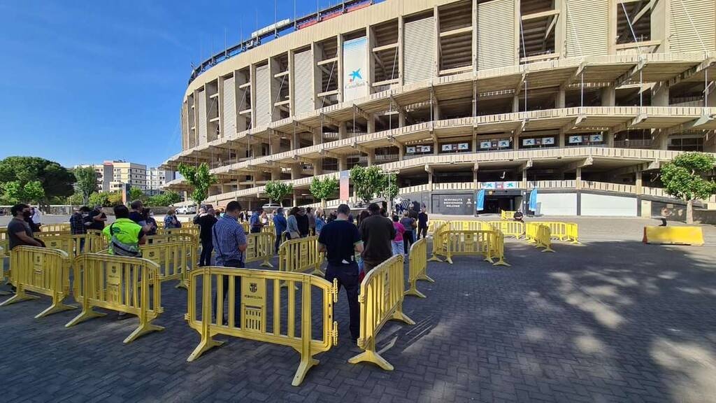 Έκαναν εμβολιαστικό κέντρο το «Καμπ Νου»! (Photos)
