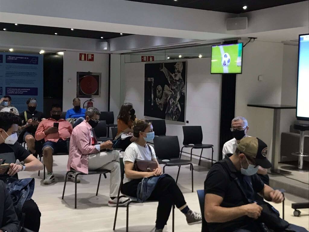 Έκαναν εμβολιαστικό κέντρο το «Καμπ Νου»! (Photos)