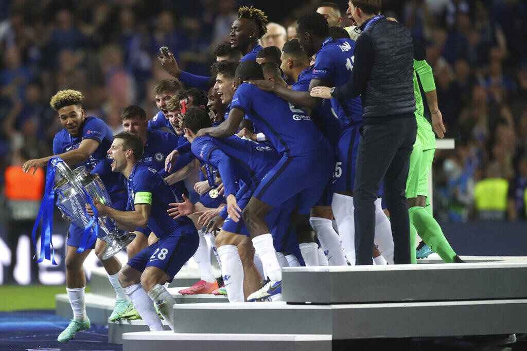 Τελικός Champions League: Η απονομή του τροπαίου στα «χέρια» της Τσέλσι (video+photos)