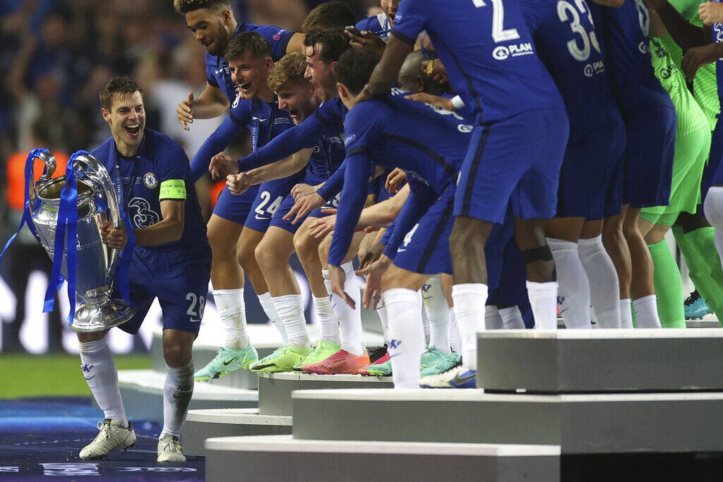 Τελικός Champions League: Η απονομή του τροπαίου στα «χέρια» της Τσέλσι (video+photos)