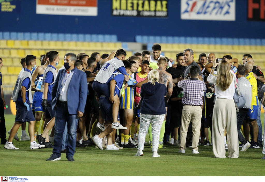 Παναιτωλικός-Ξάνθη: Χαμός στο Αγρίνιο - «Κάηκε» η πόλη μετά τη νίκη παραμονής! (video+photos)