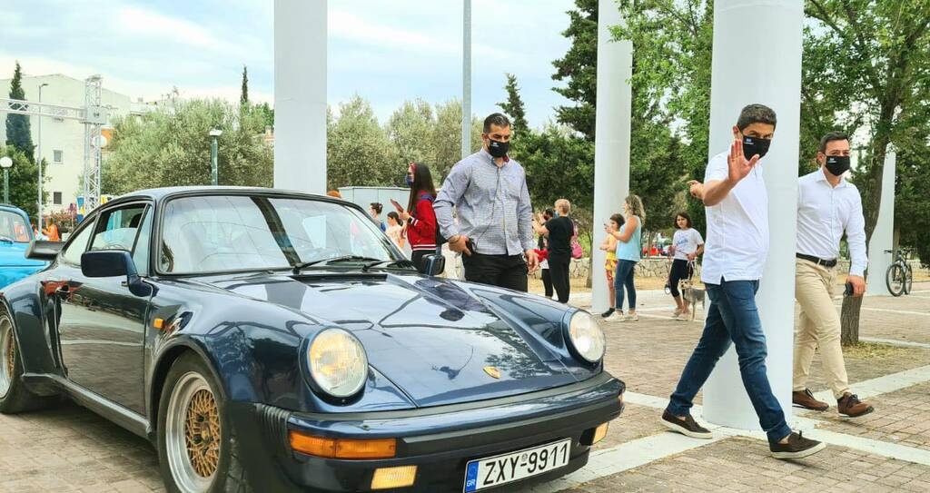 Αυγενάκης: Έστειλε ΜΑΤ στη Λεωφόρο, αλλά πήγε σε εκδήλωση με δεκάδες άτομα (photos)