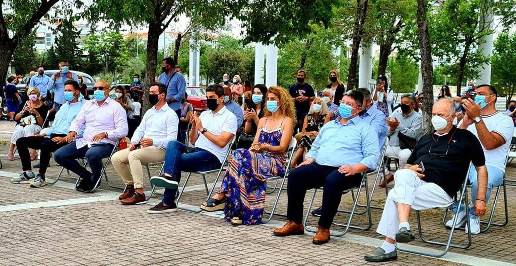 Αυγενάκης: Έστειλε ΜΑΤ στη Λεωφόρο, αλλά πήγε σε εκδήλωση με δεκάδες άτομα (photos)