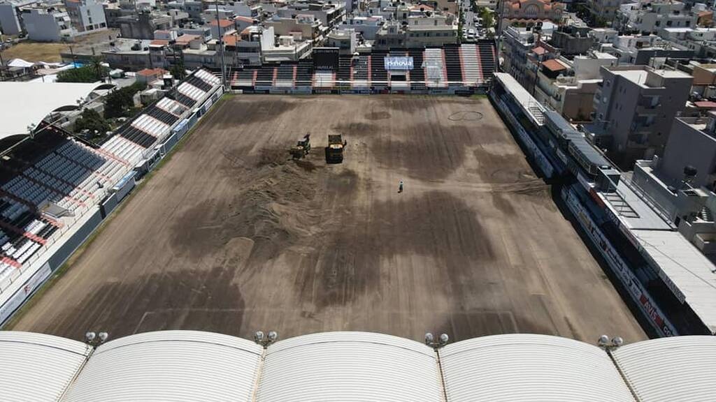 ΟΦΗ: Τρέχουν οι Κρητικοί για την αλλαγή του χλοοτάπητα! (photos)