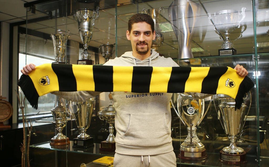 Στάνκοβιτς: «Να γίνω πρωταθλητής και με την ΑΕΚ» (video)