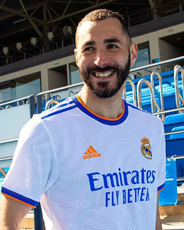 Ρεάλ Μαδρίτης: Παρουσίασε τις νέες φανέλες χωρίς Σέρχιο Ράμος! (Video+Photos)