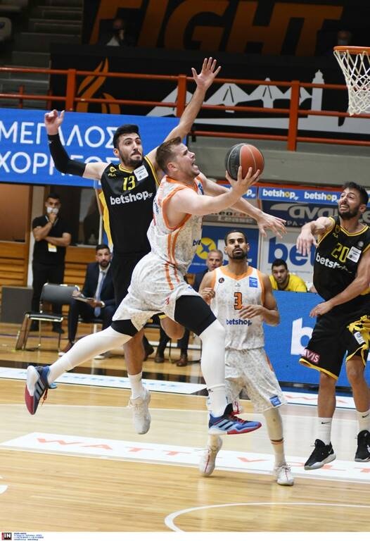 Αγράβανης: Η στιγμή με τα «γαλλικά» στους διαιτητές - «Γ@@ το σπίτι σας» (video)