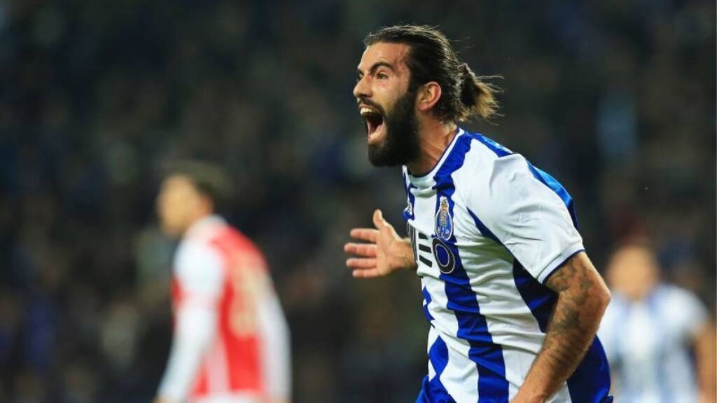 Μουρίνιο: «Τρέλα» για πρώην του ΠΑΟΚ - Τον θέλει στη Ρόμα