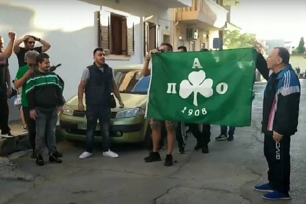 Παναθηναϊκός: Αποθέωση στο σπίτι του Γιώργου Βλάχου! (Video+Photos)