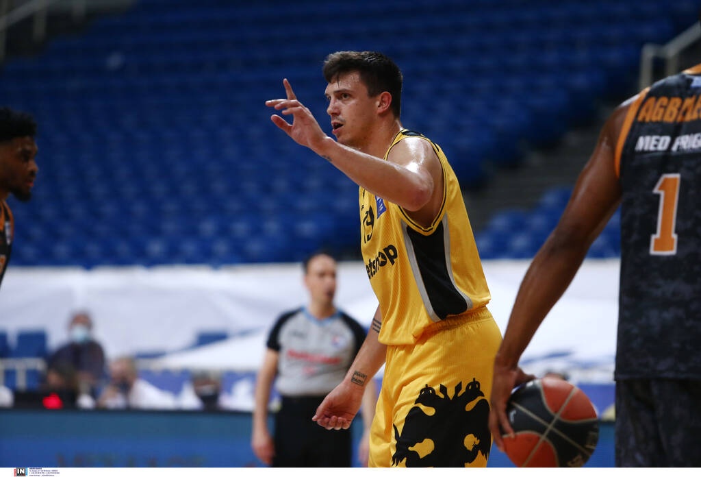 ΑΕΚ - Προμηθέας: Επεισόδιο με Γιατρά στο ΟΑΚΑ - Έξαλλος και ο Αγγέλου (videos+photos)