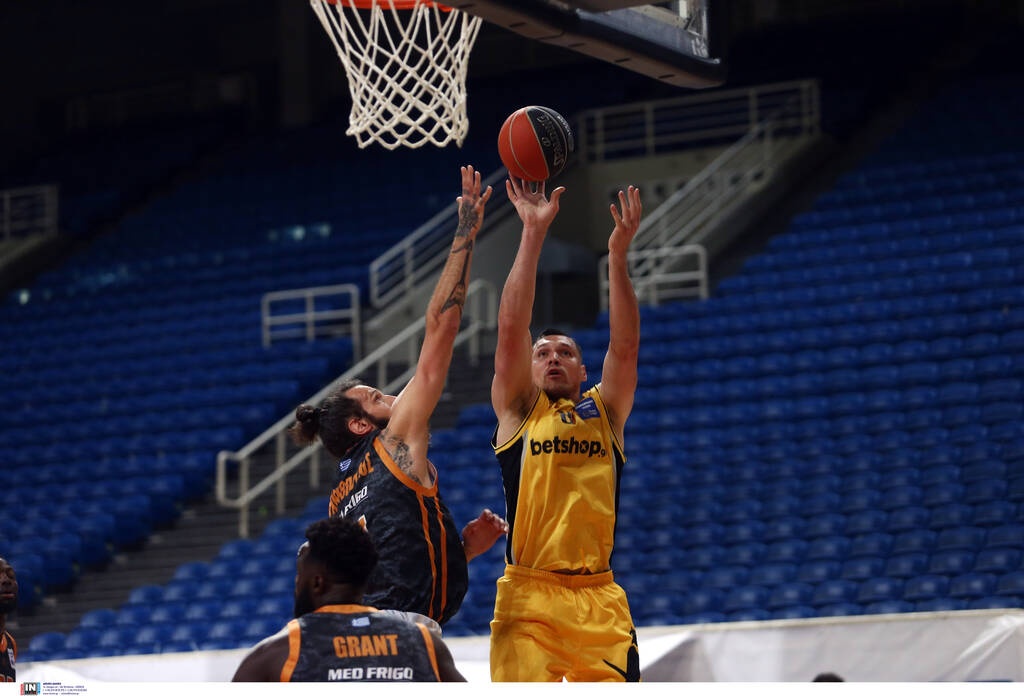 ΑΕΚ - Προμηθέας: Επεισόδιο με Γιατρά στο ΟΑΚΑ - Έξαλλος και ο Αγγέλου (videos+photos)