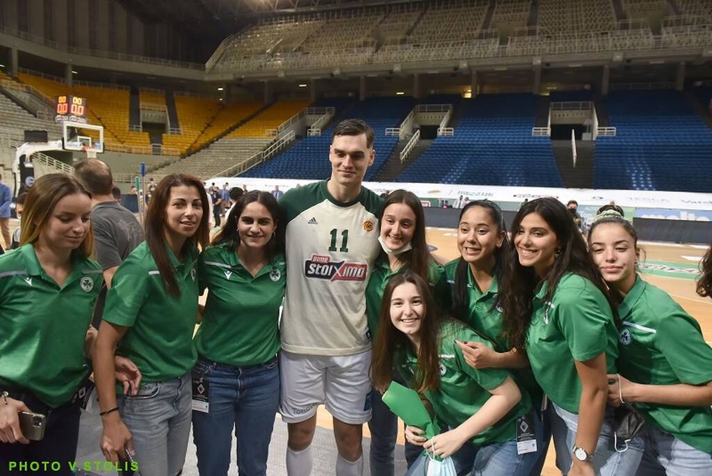 Παναθηναϊκός: Η περηφάνια του Χεζόνια για τις «πράσινες» Πρωταθλήτριες (photos)