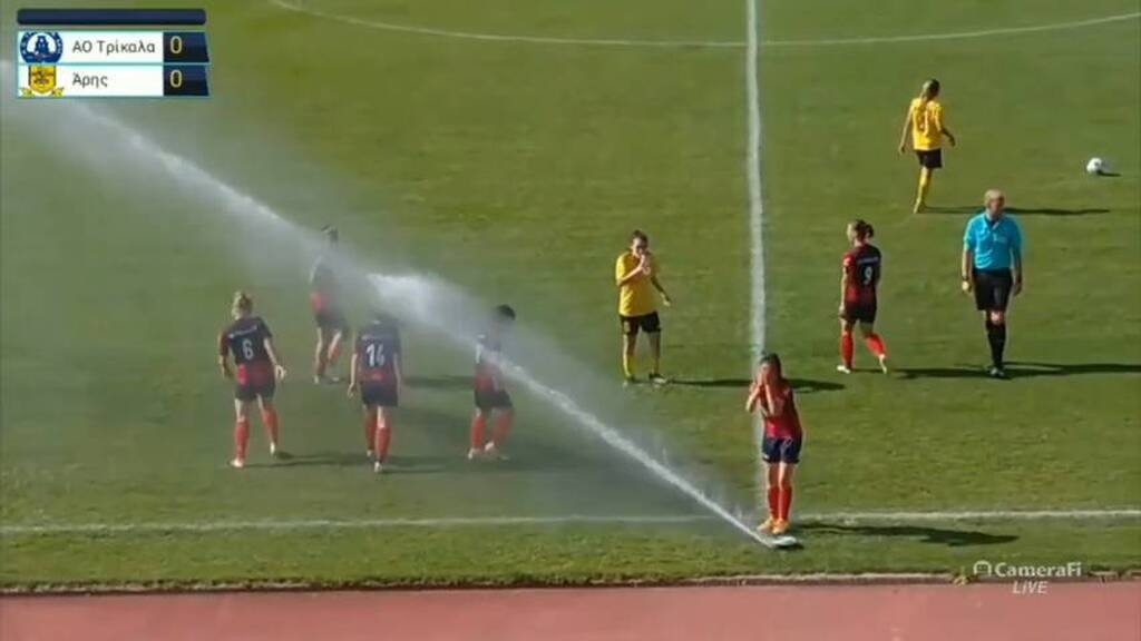 Απίστευτο! Άνοιξαν τα μπεκ πριν από σέντρα αγώνα γυναικών (video)