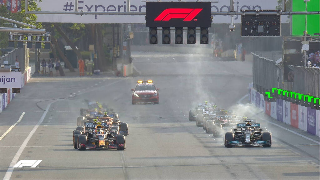 F1: Μυθική γκάφα του Χάμιλτον - Έφυγε σε λάθος στροφή (video+photos)