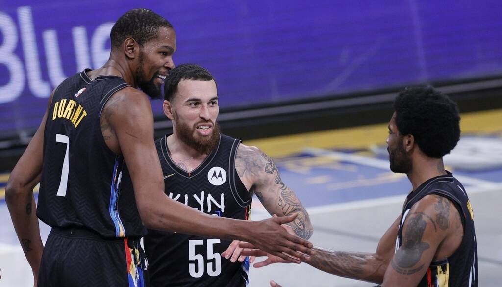 NBA: Η σπουδαία εμφάνιση του Μάικ Τζέιμς (photos+video)