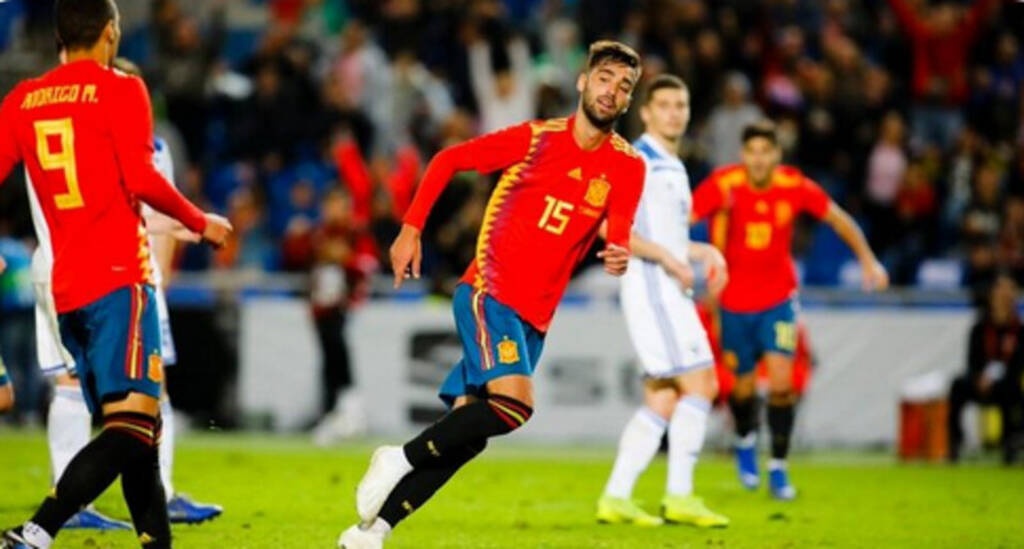 Euro 2020: Από τις παραλίες της Μυκόνου στην Εθνική Ισπανίας! (photos)