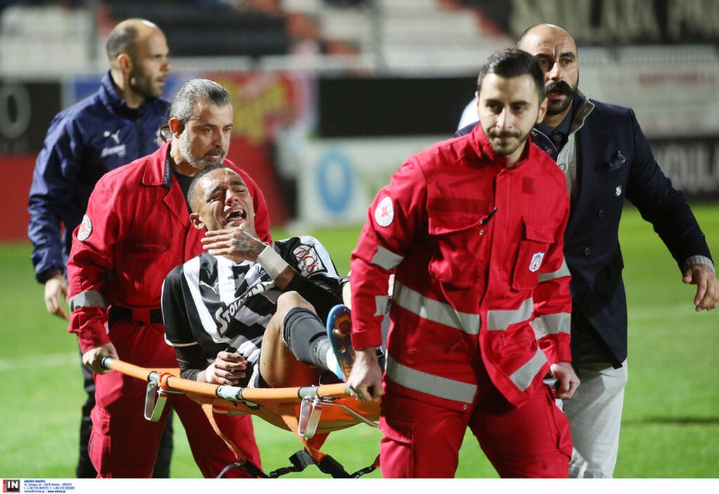 ΟΦΗ: Δείχνει την έξοδο σε ξένο ταλαντούχο παίκτη! (photos)