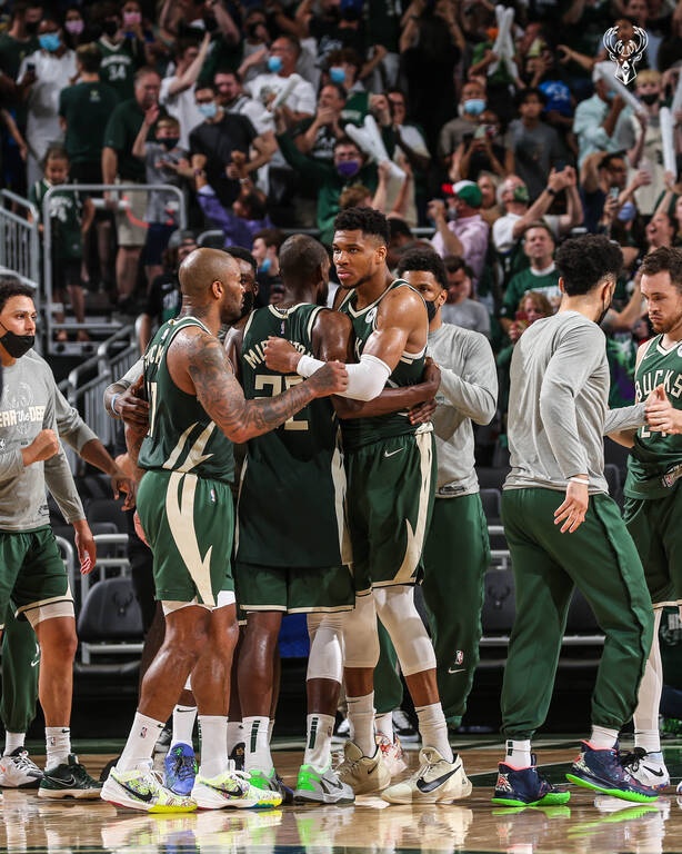 NBA: «Ζωντανοί» οι Μπακς κόντρα στους Νετς (photos+video)
