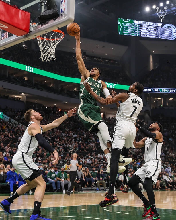 NBA: Τα καλύτερα του Giannis και η τάπα του Θανάση στον Τζέιμς (photos+videos)