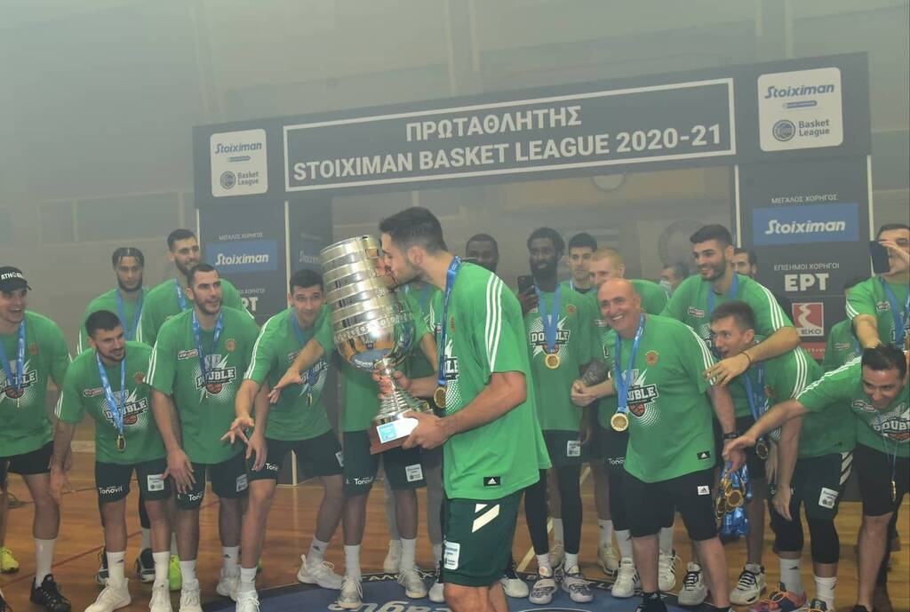 Παναθηναϊκός ΟΠΑΠ: Φωταγωγήθηκε η Λεωφόρος για το 40ό (photo)