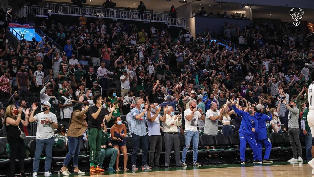 NBA: «Ζωντανοί» οι Μπακς κόντρα στους Νετς (photos+video)