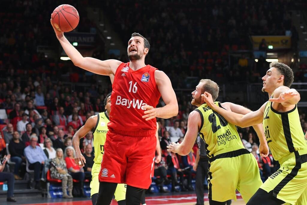 Μπάγερν Μονάχου: Δύσκολες στιγμές για τον Ζίπσερ - Υπέστη εγκεφαλική αιμορραγία και χειρουργήθηκε