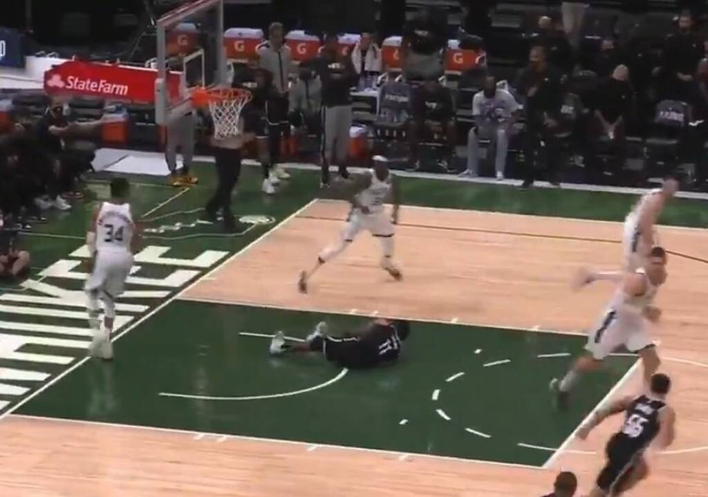 NBA: Ο σοβαρός τραυματισμός του Ίρβινγκ - Έτσι προσγειώθηκε στο πόδι του Γιάννη Αντετοκούνμπο