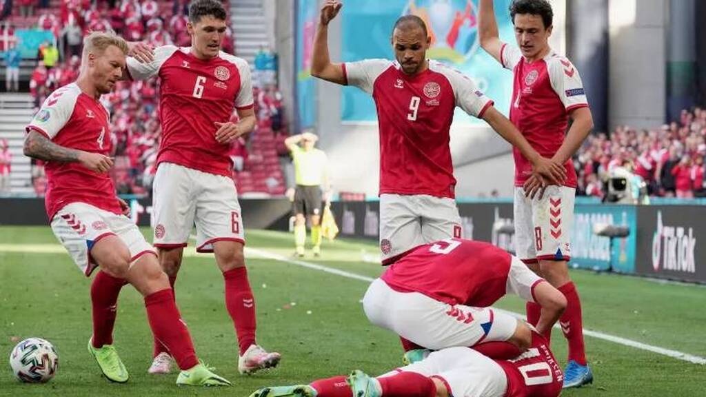 Euro 2020: Δημόσια απολογία του BBC για τα πλάνα του Έρικσεν (photos)