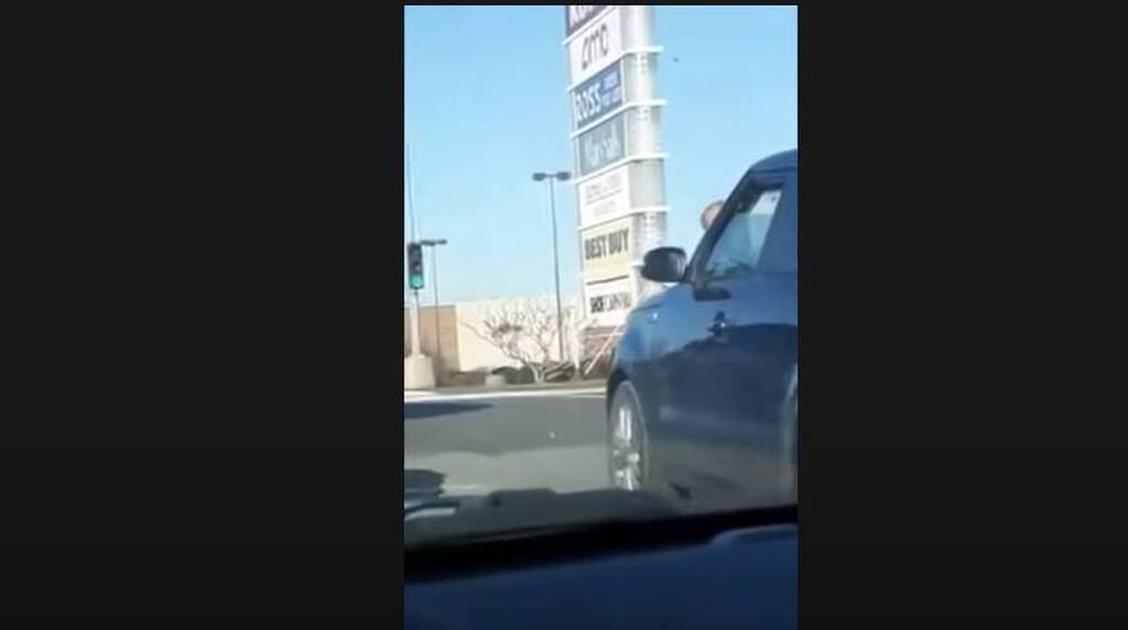 Πήγε να κάνει προσπέρασει - Αυτό που είδε στο διπλανό αμάξι απλά δεν υπάρχει (photos)