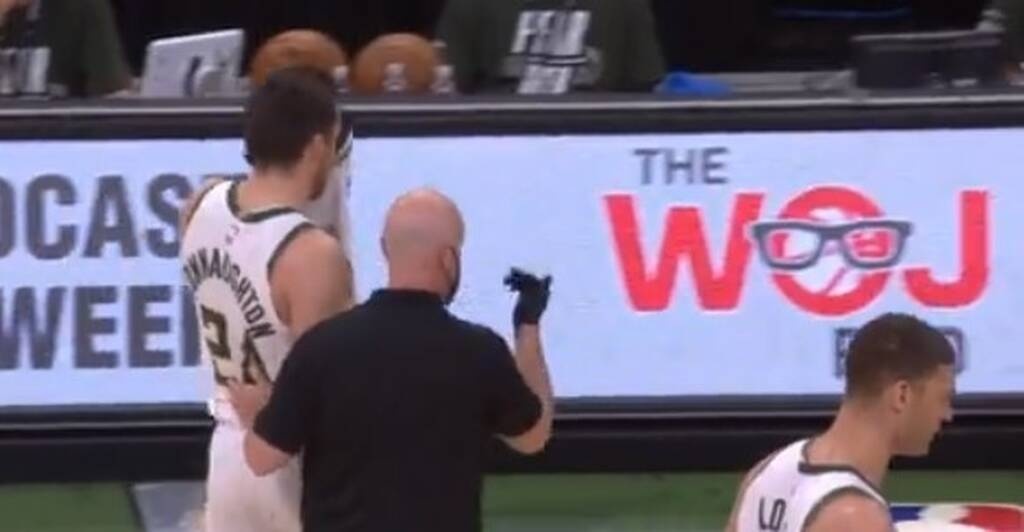 Μιλγουόκι Μπακς - Μπρούκλιν Νετς: Μάτωσε ο Κόνατον από αγκωνιά (video+photos)