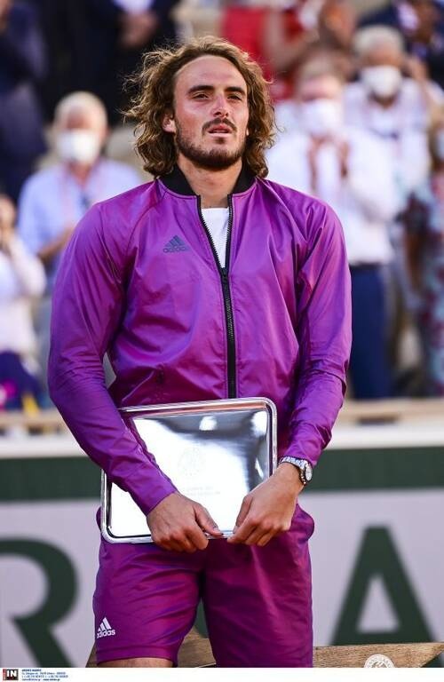 Τσιτσιπάς - Roland Garros: Συγκινούν οι εικόνες του Στέφανου μετά τον τελικό (photos+video)
