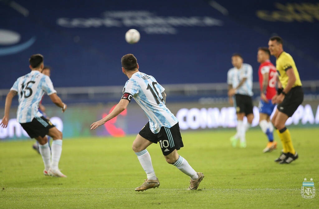 Copa America: Ξεκλείδωσε τη Χιλή με γκολάρα του Μέσι η Αργεντινή (video+photos)