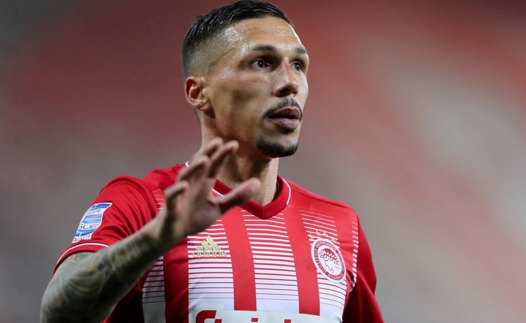 Ολυμπιακός: Η δυσαρέσκεια του Χολέμπας και η λύση για τα άκρα (photos)