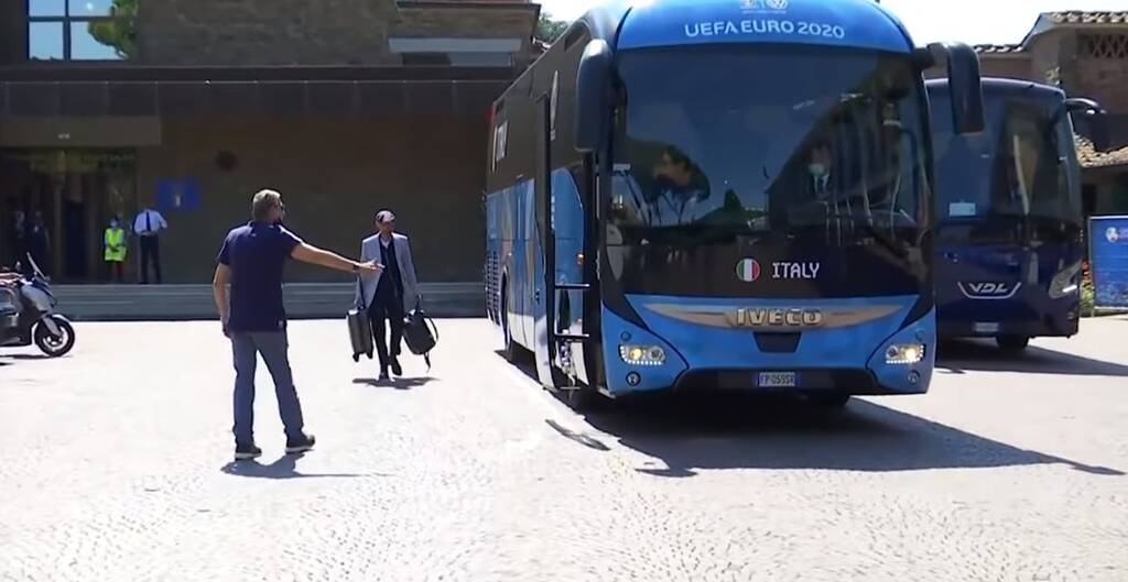 Euro 2020: Αναστάτωση στην Ιταλία - Άφησαν εκτός πούλμαν τον Βιάλι (photos+video)