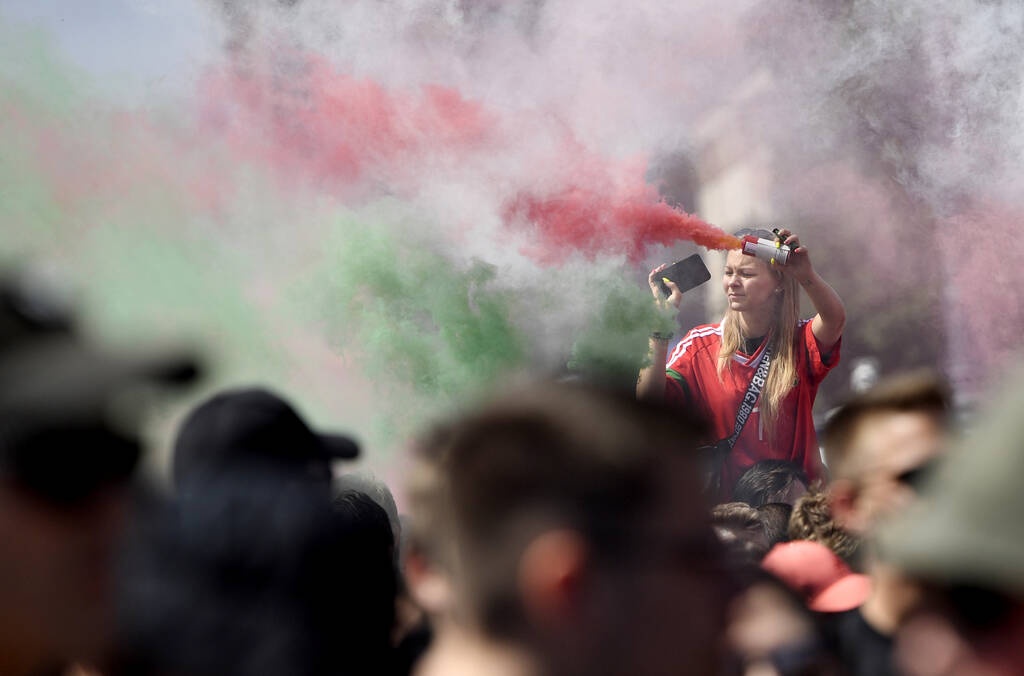 Euro 2020: Ορδές… Ούγγρων - Χιλιάδες πάνε με πορεία στην «Puskas Arena» (photos+videos)