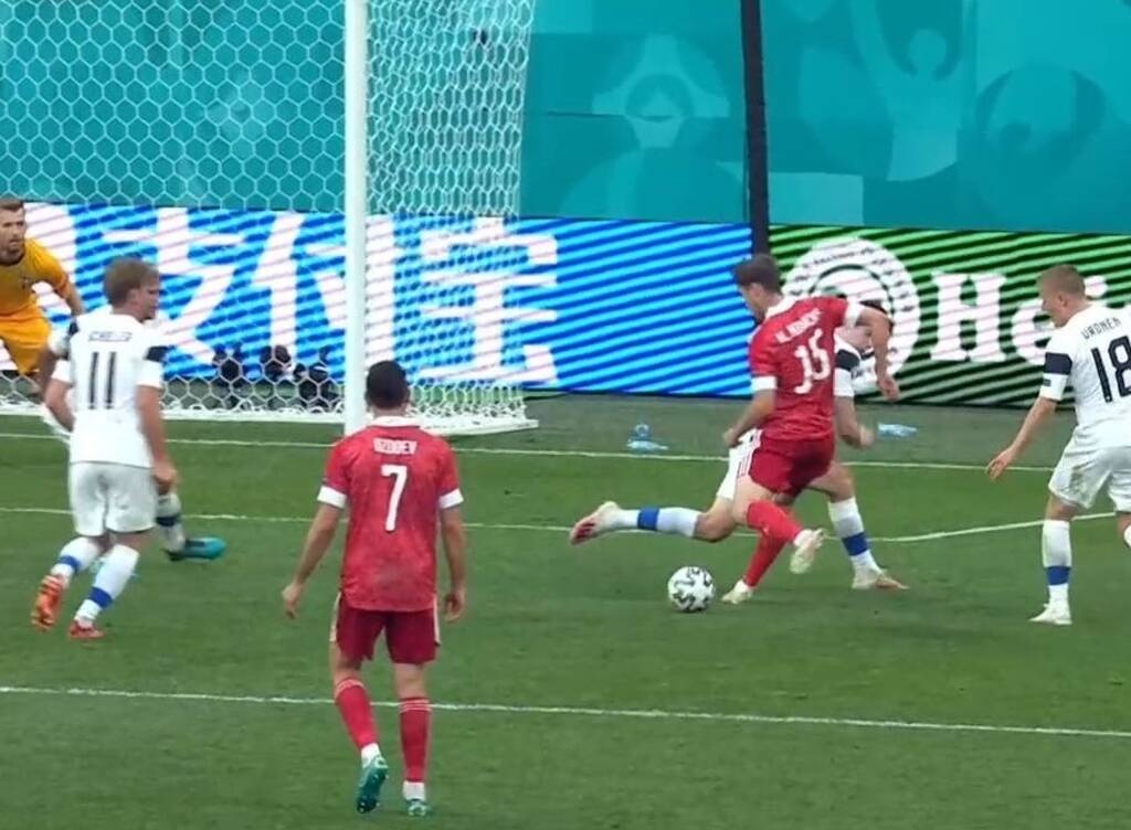 Euro 2020: Αποχώρησε με φορείο ο Φερνάντες - Απίθανο γκολ ο Μίραντσουκ