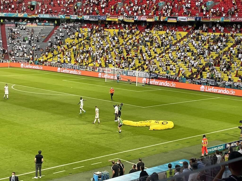 Ελεύθεροι σκοπευτές στο Euro 2020! Σημάδευαν τον εισβολέα - «Θα τον είχαν σκοτώσει, αν...» (photos)