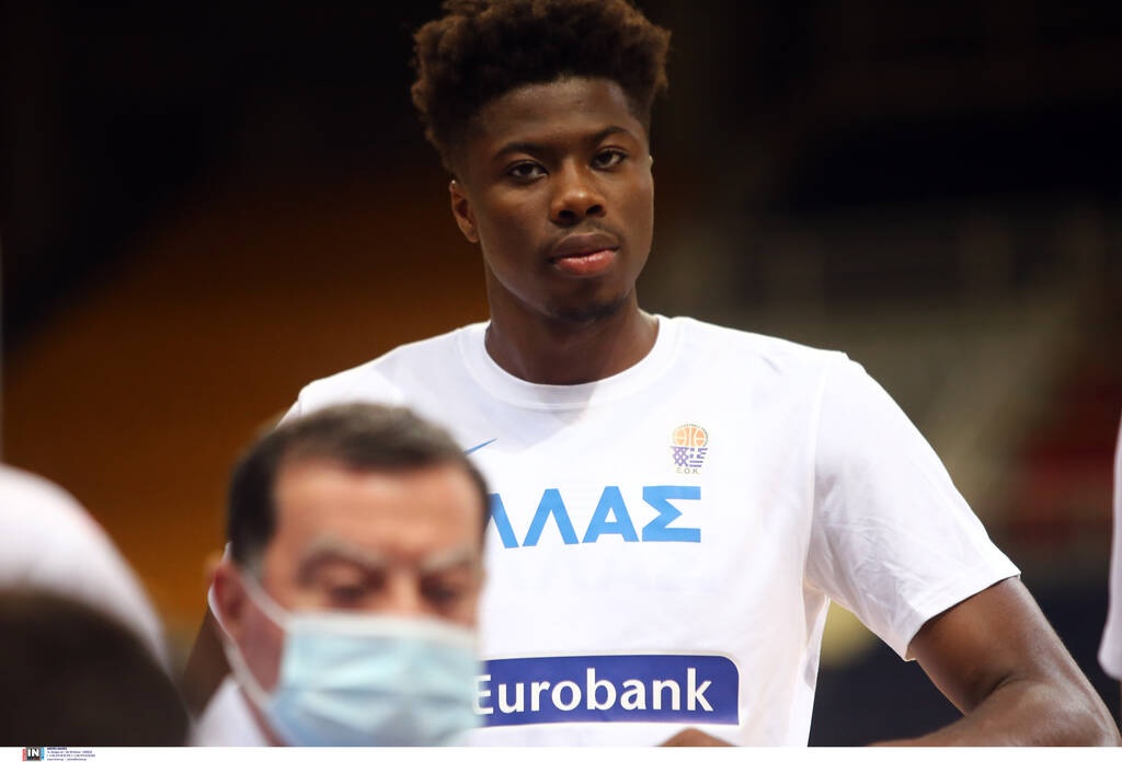 Εθνική ομάδα: Μπέρδεμα με τον Κώστα Αντετοκούνμπο - Έγραφε λάθος το όνομα η φανέλα (videos+photos)