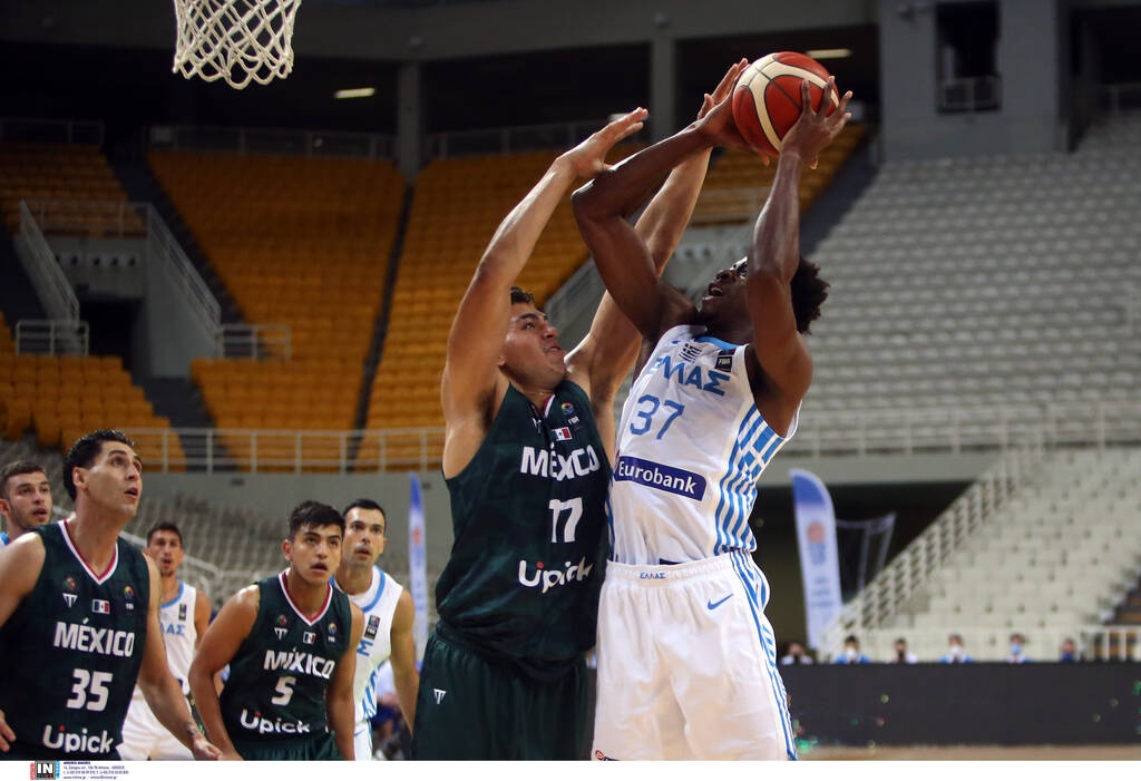 Εθνική ομάδα: Μπέρδεμα με τον Κώστα Αντετοκούνμπο - Έγραφε λάθος το όνομα η φανέλα (videos+photos)