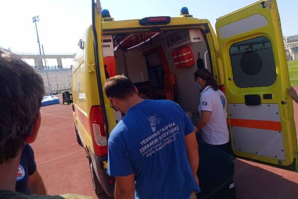 Αδιανόητο: Τροχαίο με τραυματίες στο Πανθεσσαλικό Στάδιο (photos)