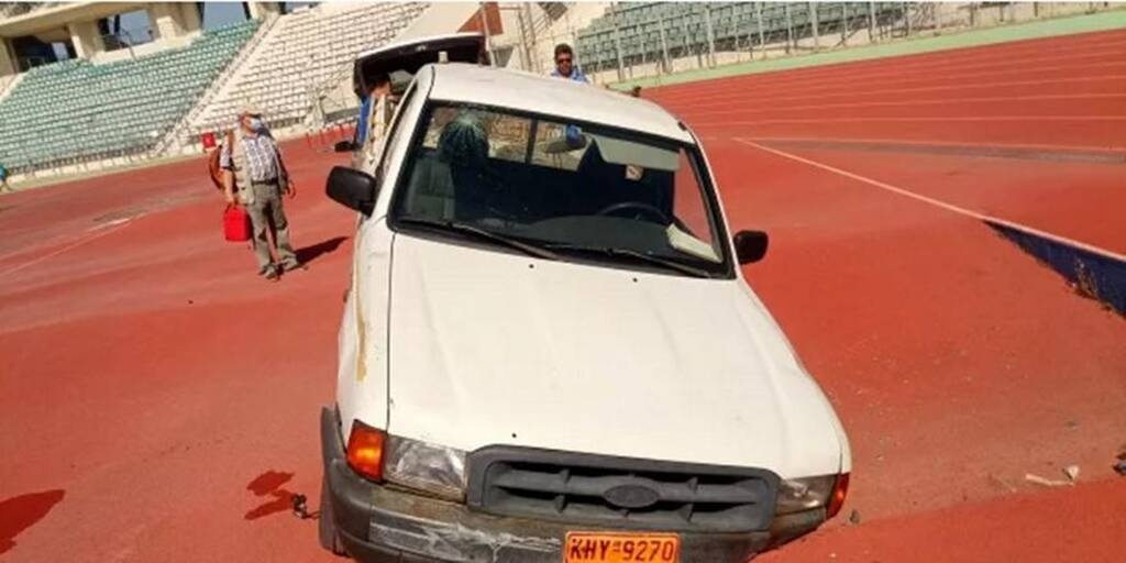 Αδιανόητο: Τροχαίο με τραυματίες στο Πανθεσσαλικό Στάδιο (photos)