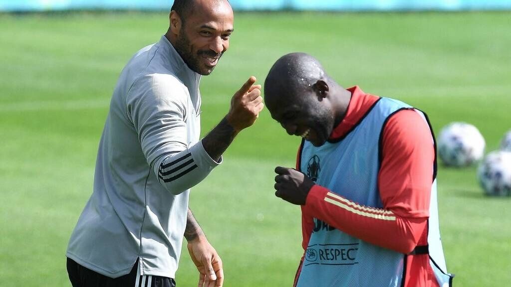 Euro 2020: Ο Τιερί Ανρί το 'χει ακόμα - «Χάζεψε» Ντε Μπρόινε και Λουκάκου στην προπόνηση