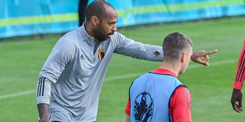 Euro 2020: Ο Τιερί Ανρί το 'χει ακόμα - «Χάζεψε» Ντε Μπρόινε και Λουκάκου στην προπόνηση