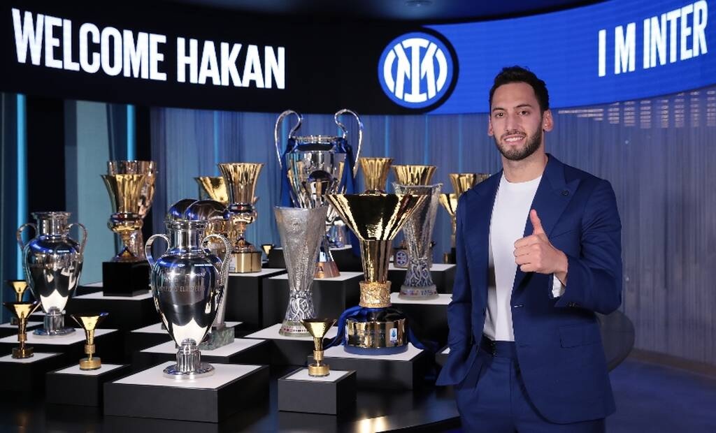 Ίντερ: Ανακοίνωσε και επίσημα τον Τσαλχάνογλου