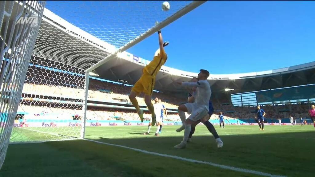 Euro 2020: To αυτογκόλ της χρονιάς - Το έβαλε μόνος του ο Σλοβάκος τερματοφύλακας (video)