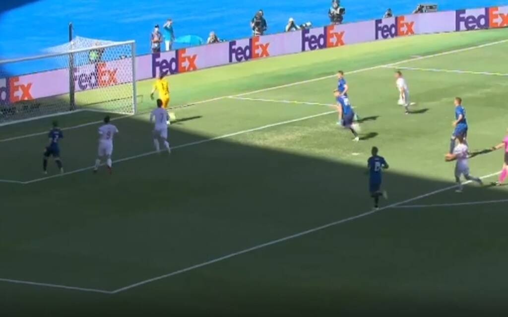 Euro 2020: To αυτογκόλ της χρονιάς - Το έβαλε μόνος του ο Σλοβάκος τερματοφύλακας (video)