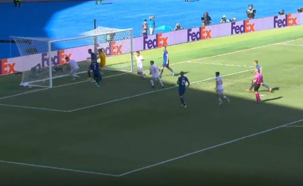 Euro 2020: To αυτογκόλ της χρονιάς - Το έβαλε μόνος του ο Σλοβάκος τερματοφύλακας (video)